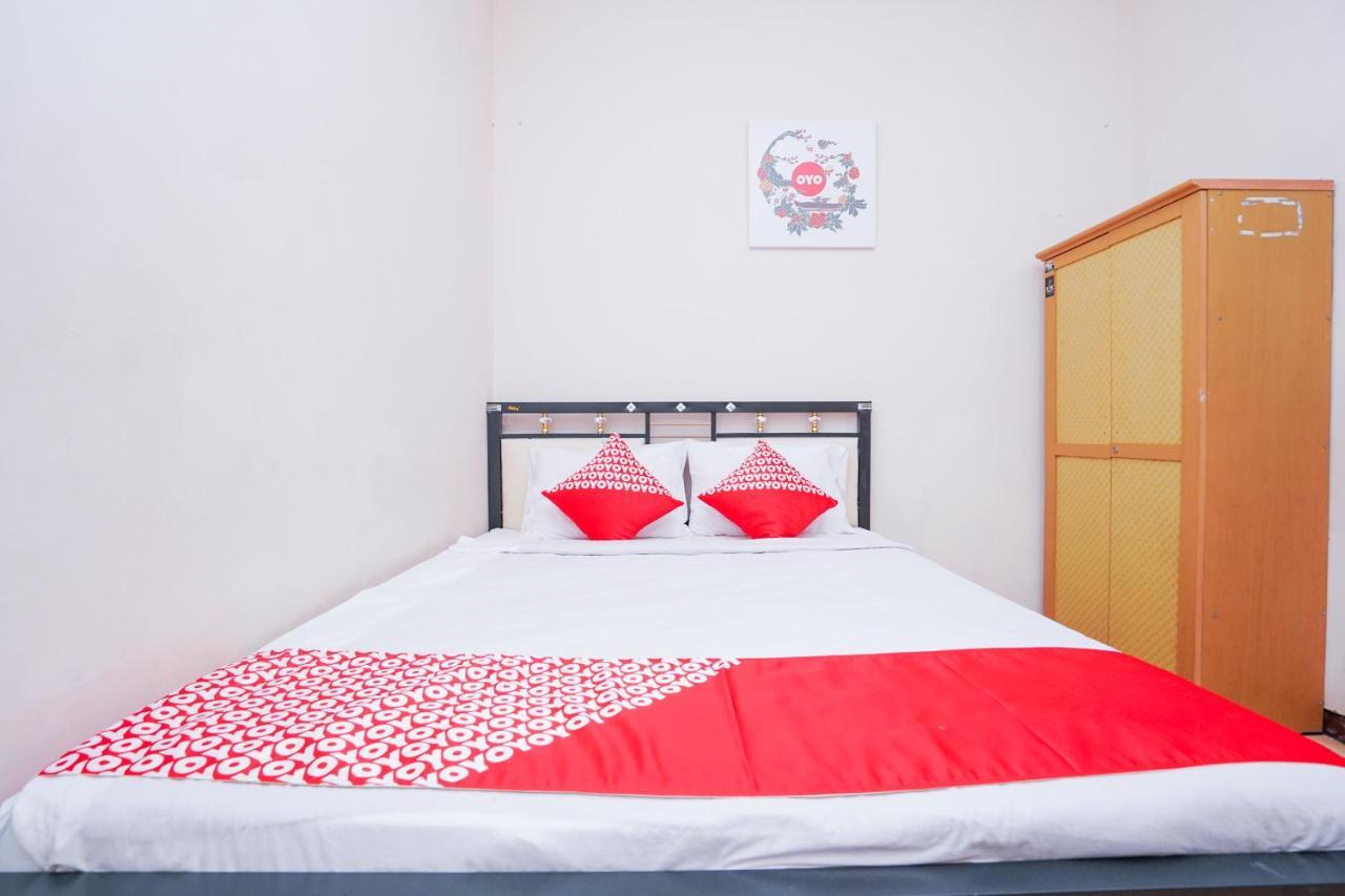 Отель Collection O 1112 Comfitel Siwalankerto Aa4 Сурабая Экстерьер фото