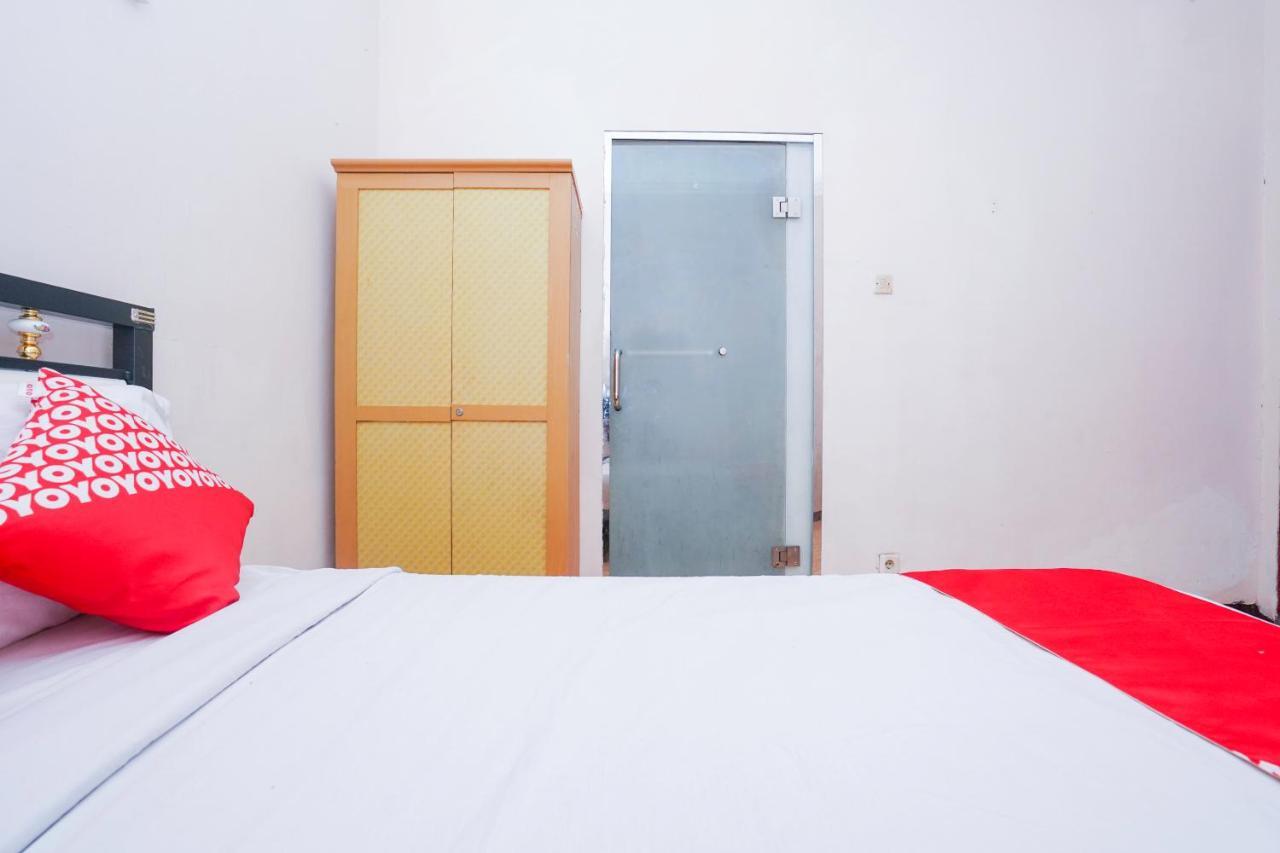 Отель Collection O 1112 Comfitel Siwalankerto Aa4 Сурабая Экстерьер фото